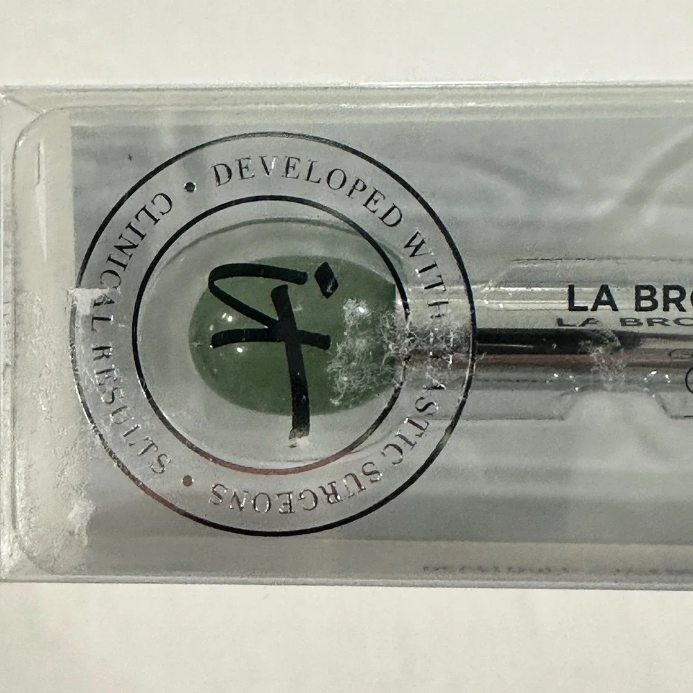IT Cosmetics Heavenly Skin 2-in-1 Tap & Smooth Brush No 706 Eye Cream Tool New